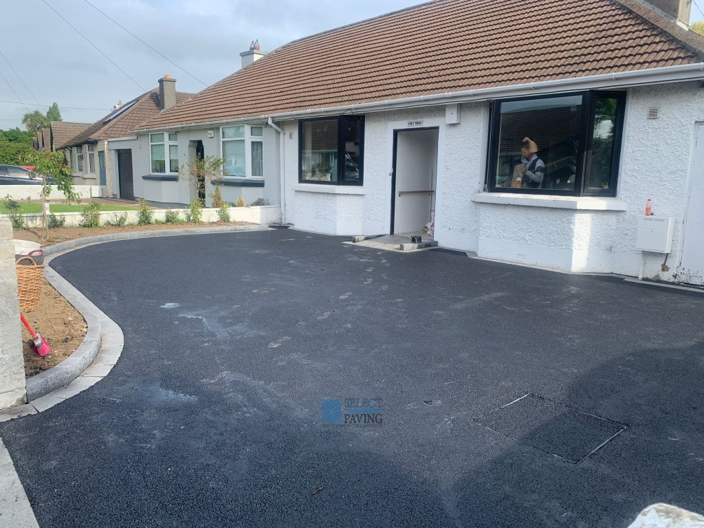 Asphalt Driveway with Silver Granite Borderline in Rathfarnham, Dublin