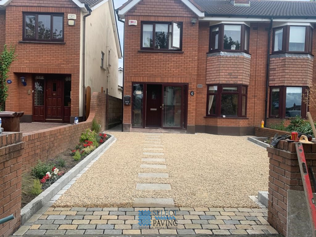 Ballylusk Gravel Driveway with Limestone Cobbles and Stepping Stone in Dundrum
