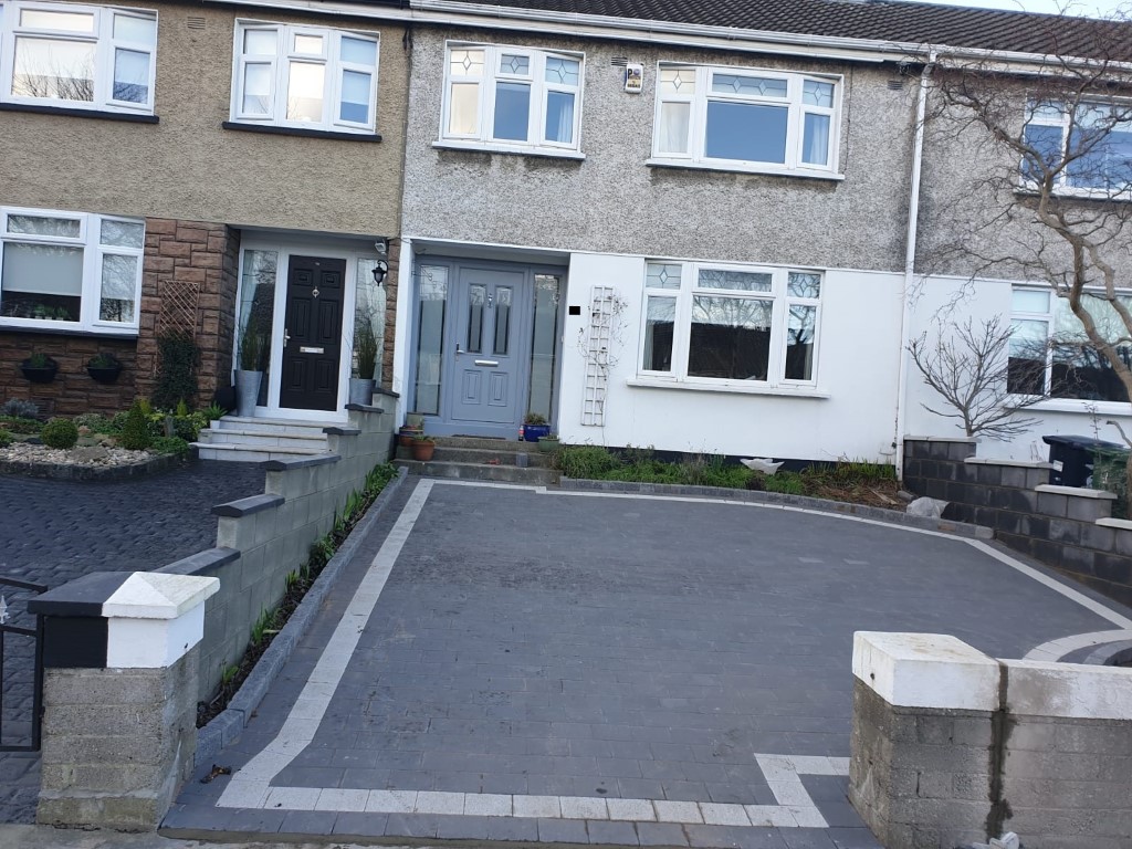 Corrib Driveway with Silver Granite Cobble Border in Coolock, Dublin