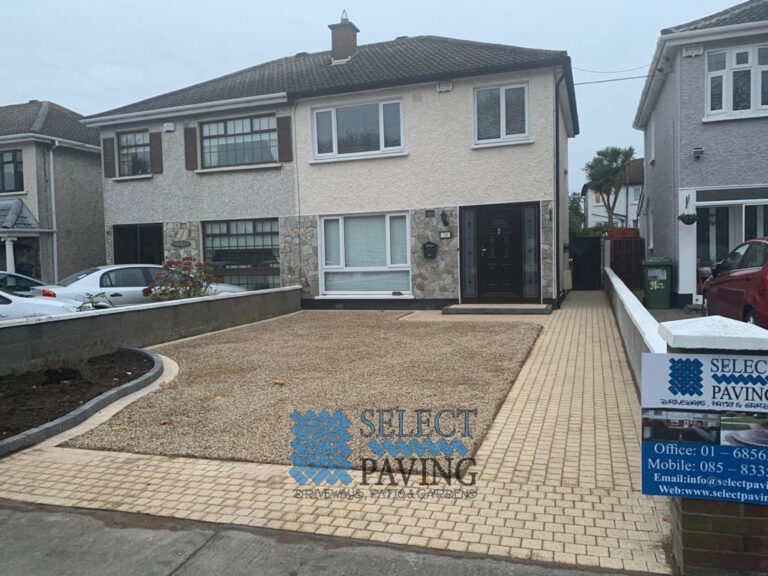 Gravel Driveway with Buff Cobblestone Apron and Pathway in Dublin