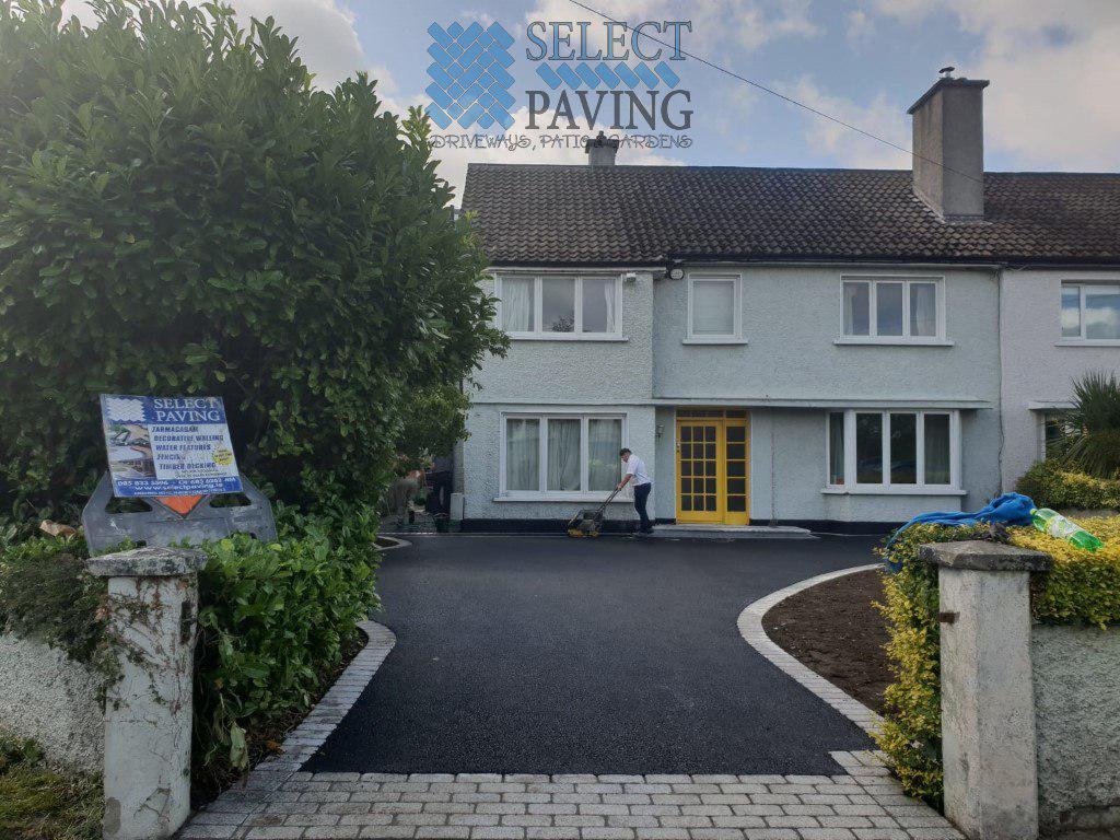 : Tarmac Driveway With Granite Border and Apron